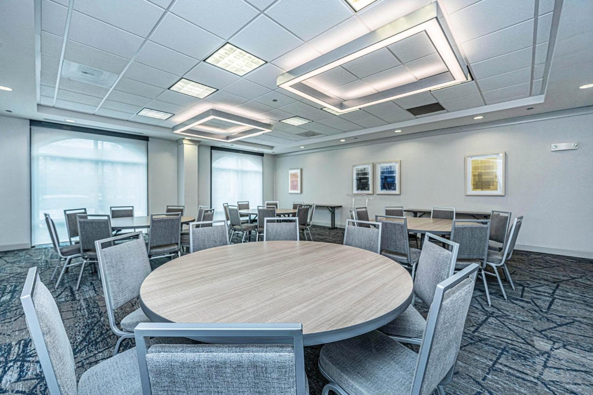 Holiday Inn Express & Suites Charleston Arpt-Conv Ctr Area By Ihg North Charleston Zewnętrze zdjęcie