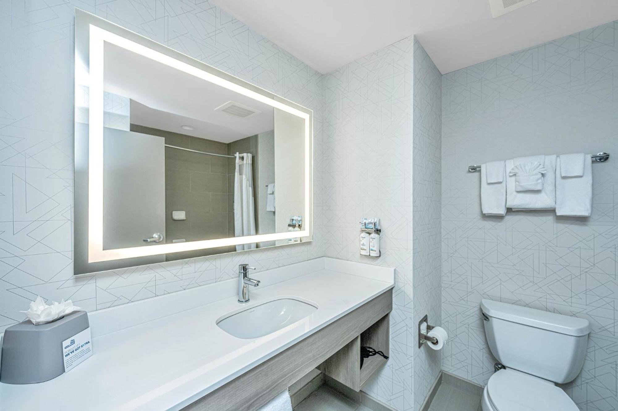Holiday Inn Express & Suites Charleston Arpt-Conv Ctr Area By Ihg North Charleston Zewnętrze zdjęcie