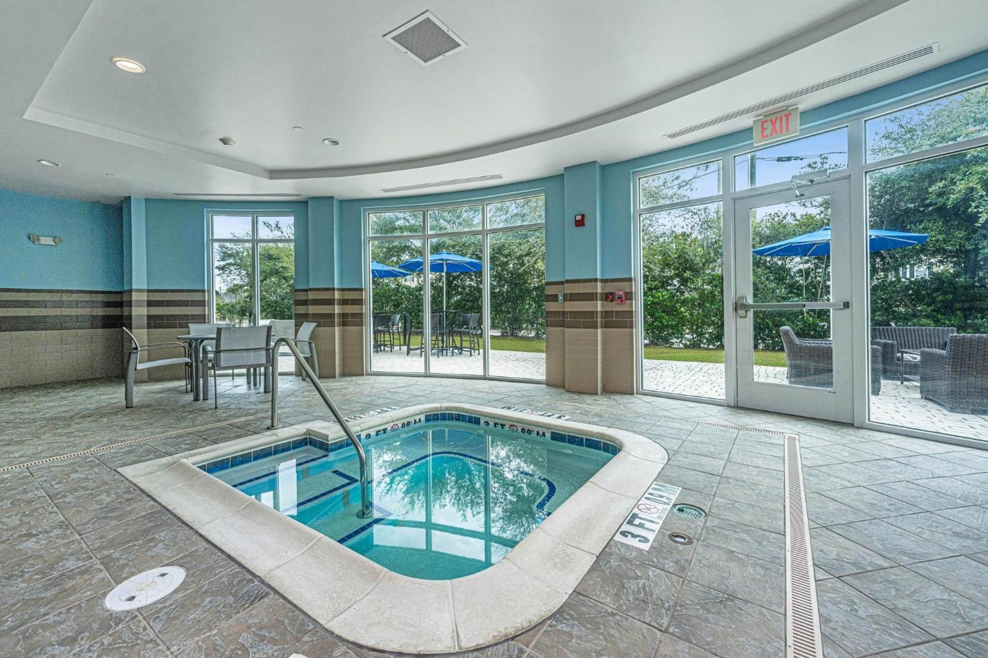 Holiday Inn Express & Suites Charleston Arpt-Conv Ctr Area By Ihg North Charleston Zewnętrze zdjęcie