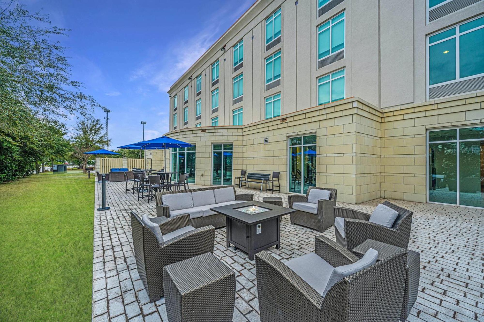 Holiday Inn Express And Suites North Charleston, An Ihg Hotel Zewnętrze zdjęcie